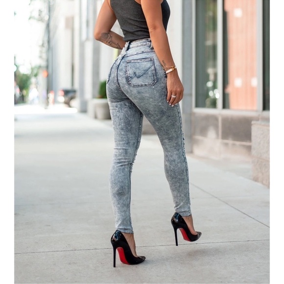 By Egreis Denim - Byegreis Mason high-waisted jeans in size large.